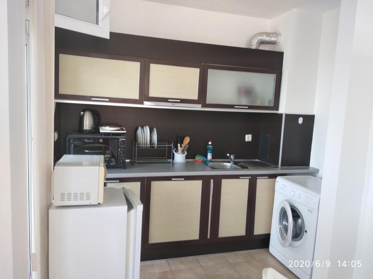 Apartment Stoyanovi Primorsko Bagian luar foto